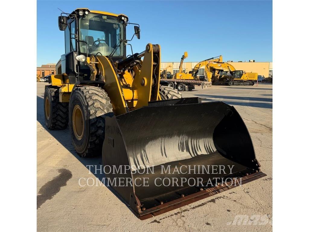 CAT 930M Kolesni nakladalci