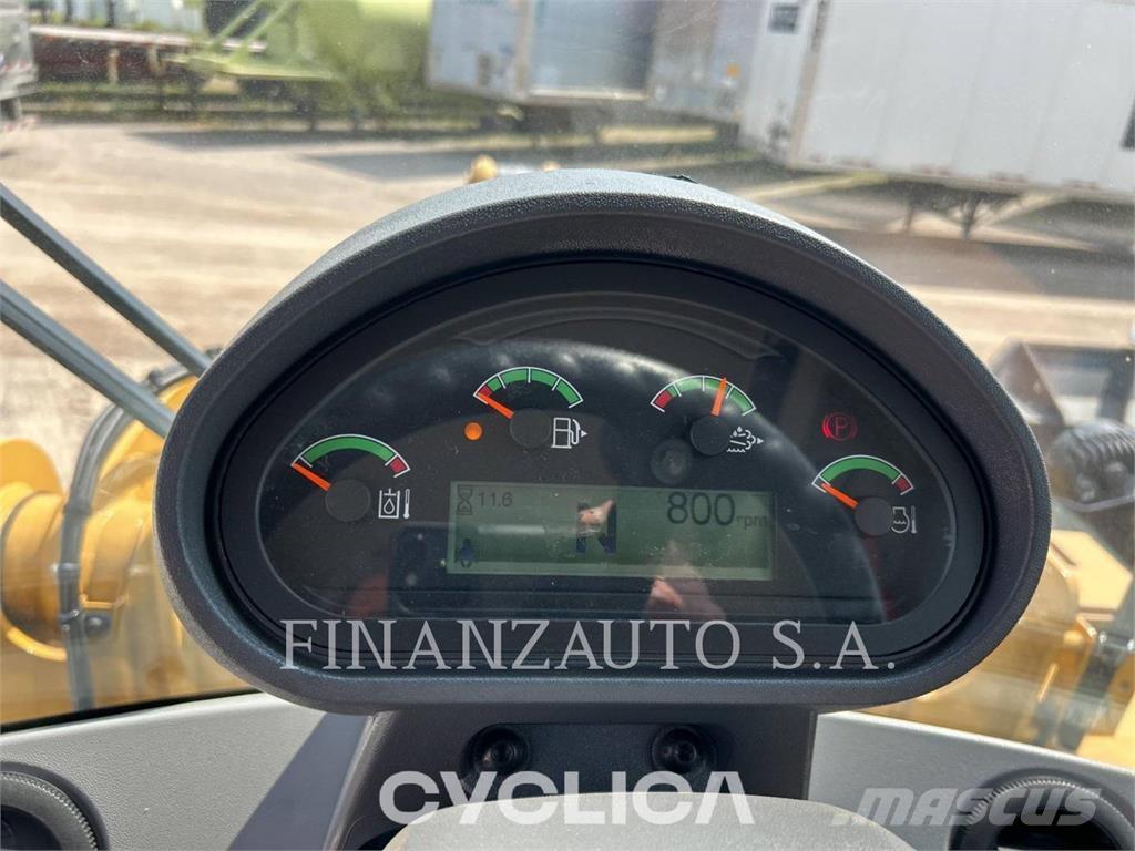 CAT 930M Kolesni nakladalci