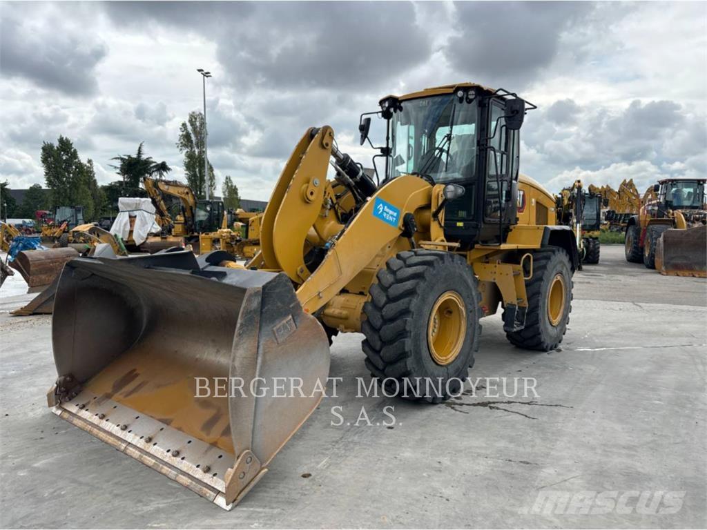 CAT 930M Kolesni nakladalci