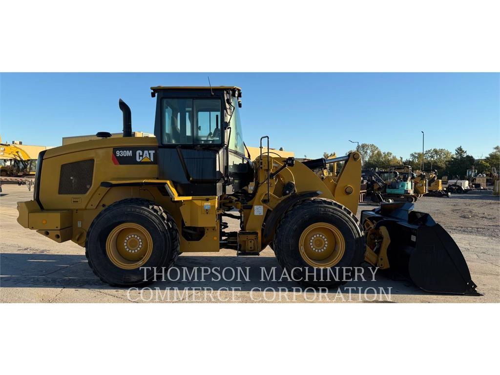 CAT 930M Kolesni nakladalci