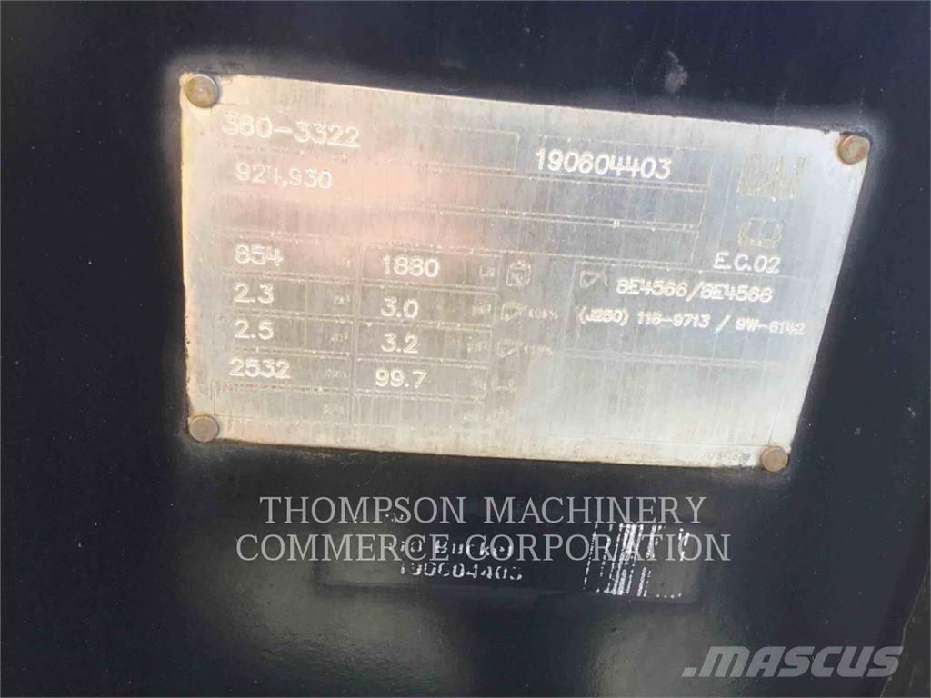 CAT 930M Kolesni nakladalci