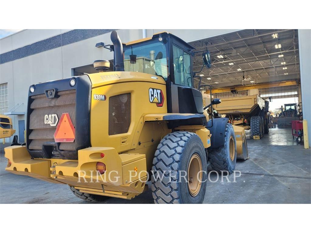 CAT 930M Kolesni nakladalci