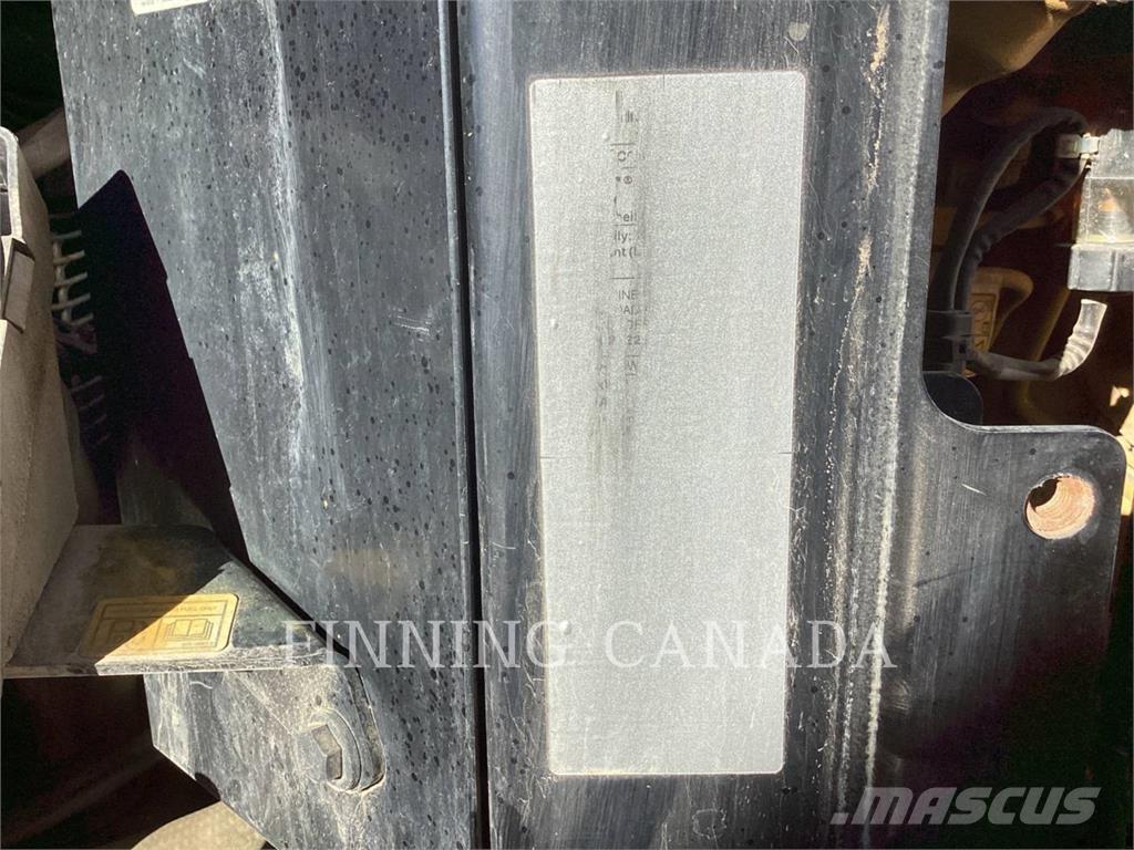 CAT 930M Kolesni nakladalci