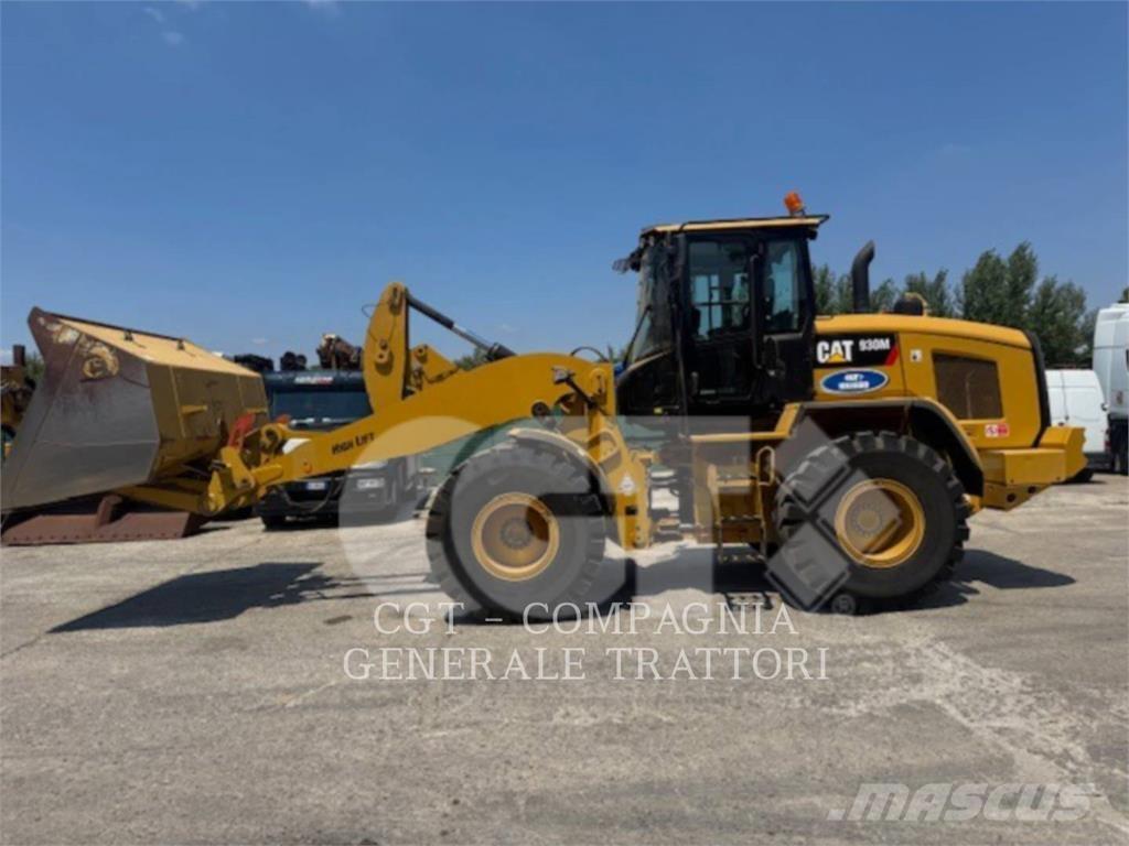 CAT 930M Kolesni nakladalci