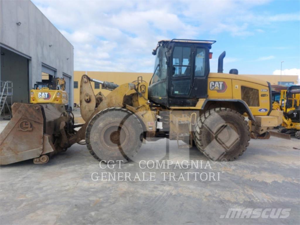 CAT 930M Kolesni nakladalci