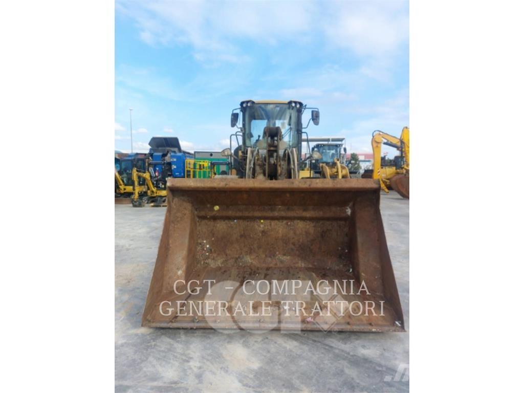 CAT 930M Kolesni nakladalci