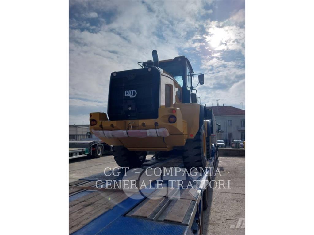 CAT 930M Kolesni nakladalci