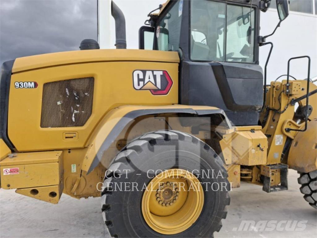 CAT 930M Kolesni nakladalci