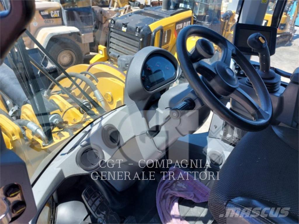 CAT 930M Kolesni nakladalci