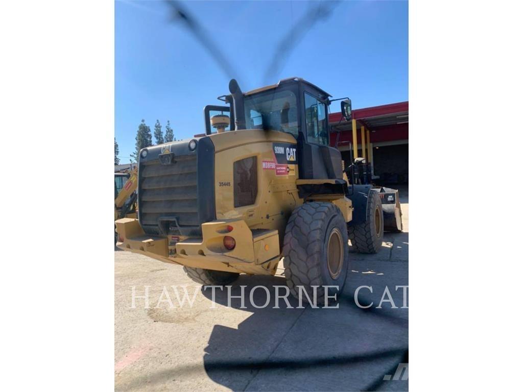 CAT 930M Kolesni nakladalci