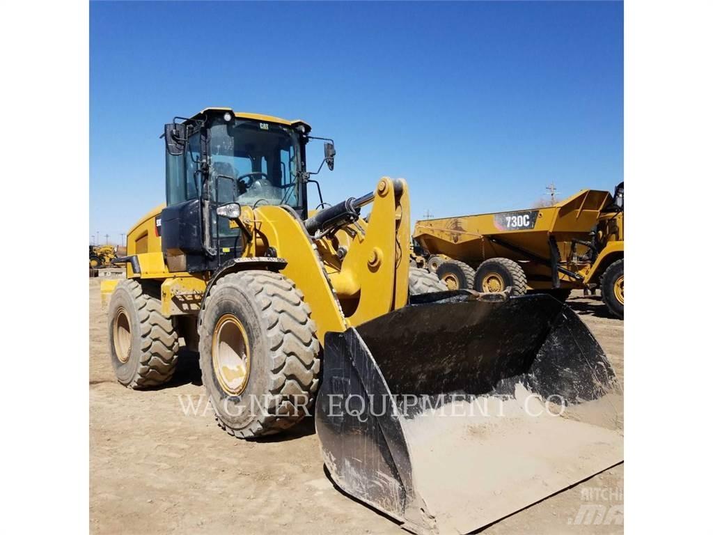 CAT 930M Kolesni nakladalci