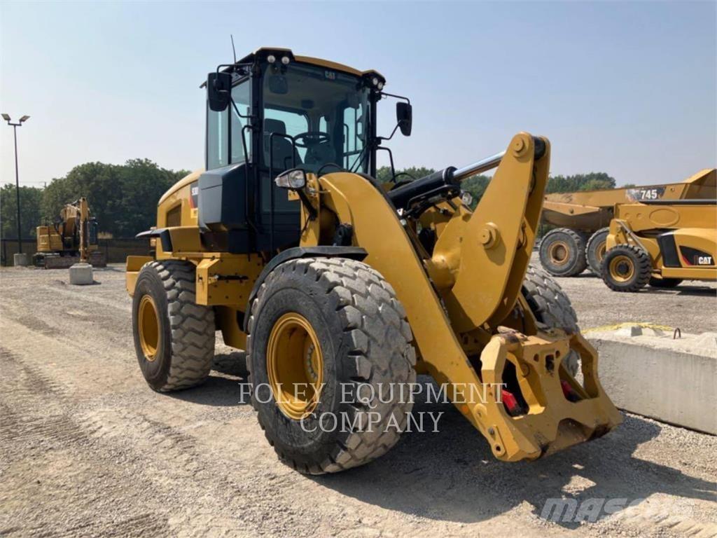 CAT 930M Kolesni nakladalci