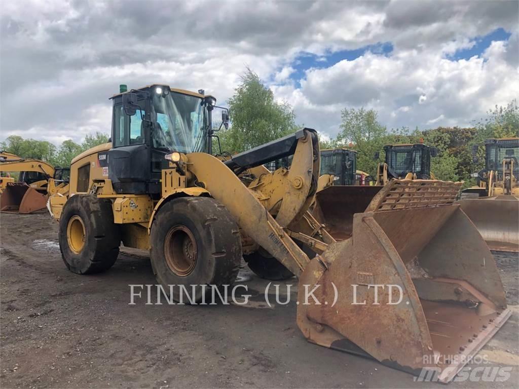 CAT 930M Kolesni nakladalci