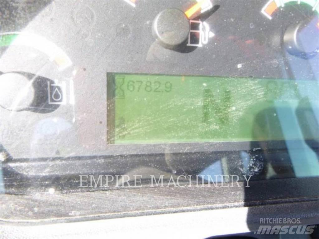 CAT 930M FC Kolesni nakladalci