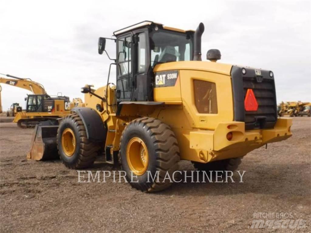 CAT 930M FC Kolesni nakladalci