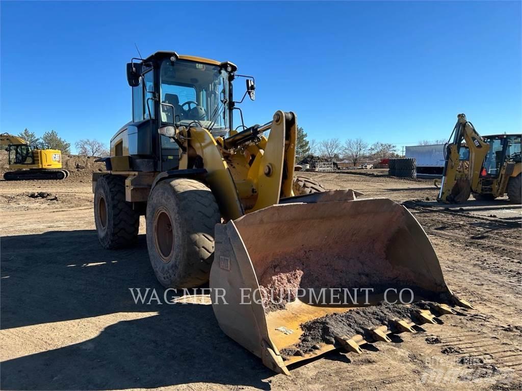 CAT 930M FC Kolesni nakladalci