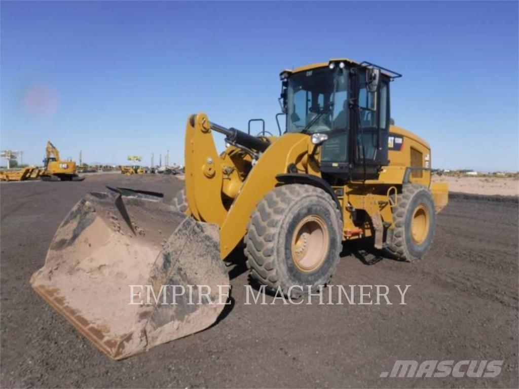 CAT 930M FC Kolesni nakladalci