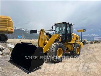 CAT 930M QC Kolesni nakladalci