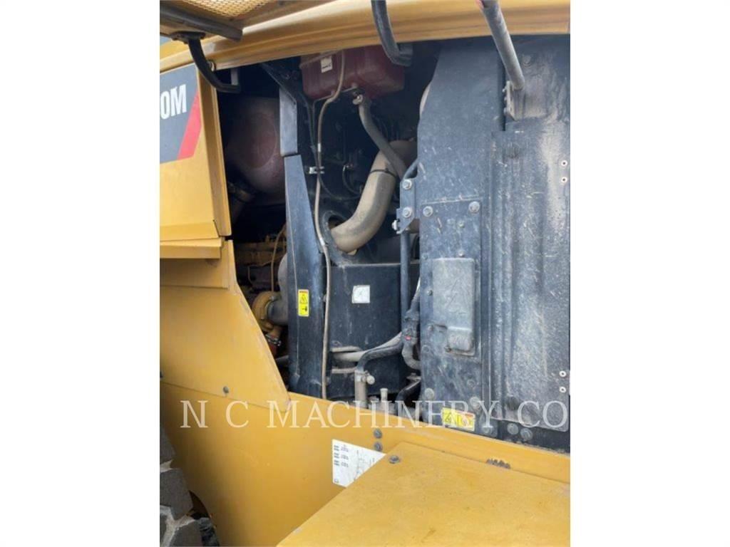 CAT 930MHL Kolesni nakladalci