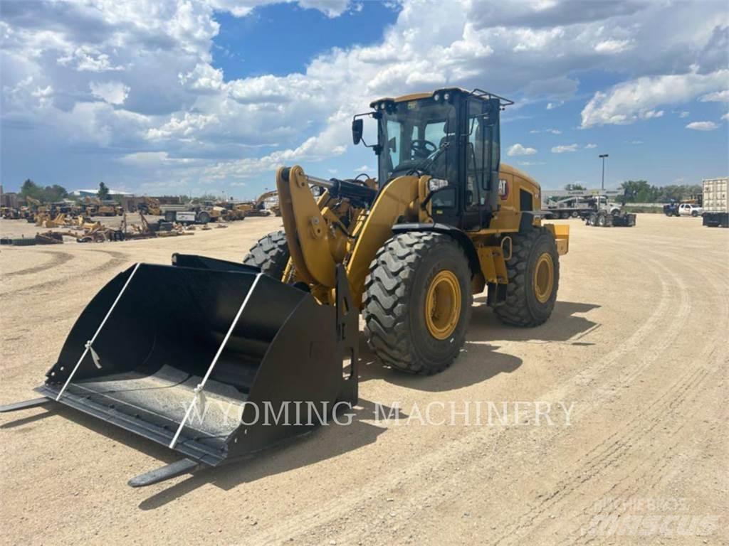 CAT 938 Kolesni nakladalci