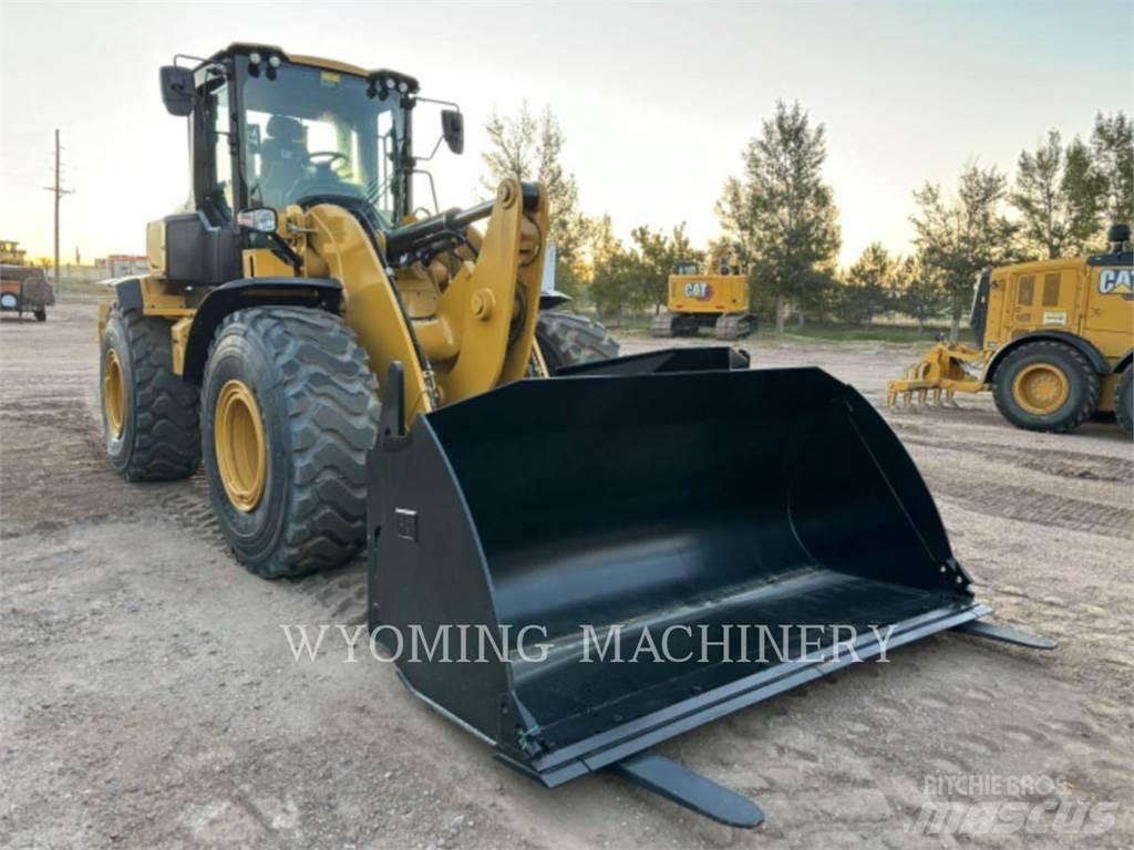 CAT 938 Kolesni nakladalci