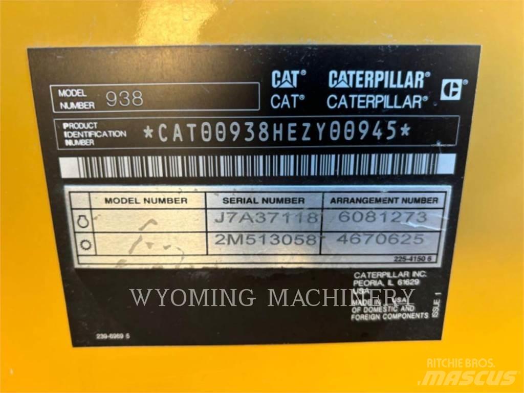 CAT 938 Kolesni nakladalci