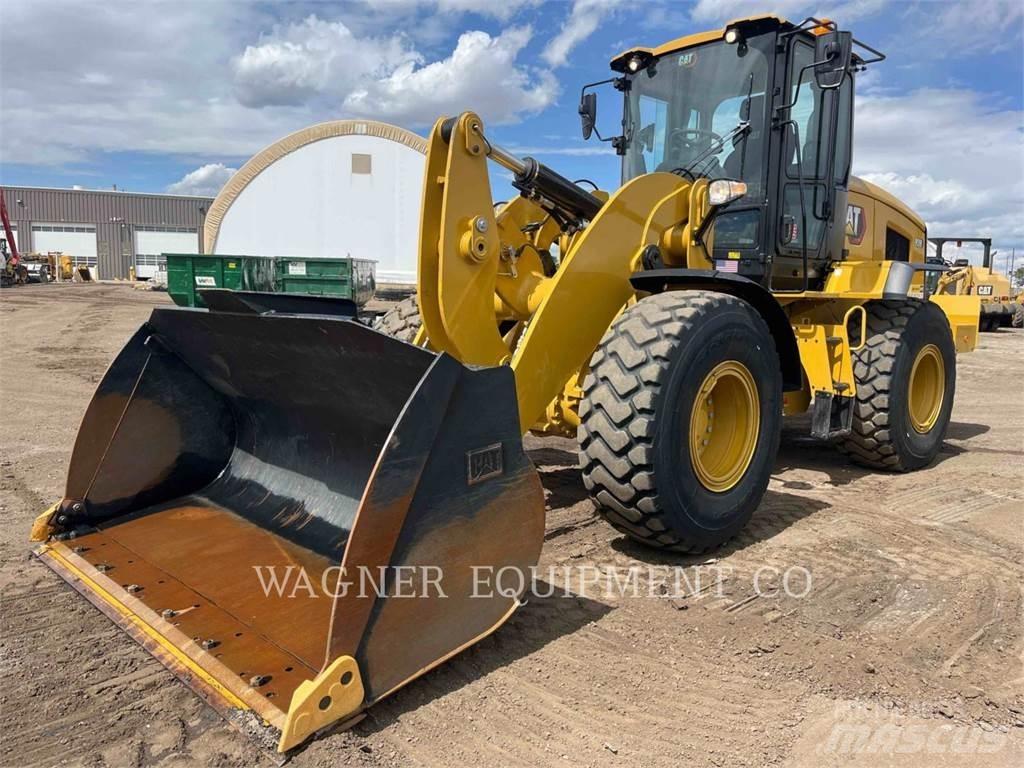 CAT 938 Kolesni nakladalci
