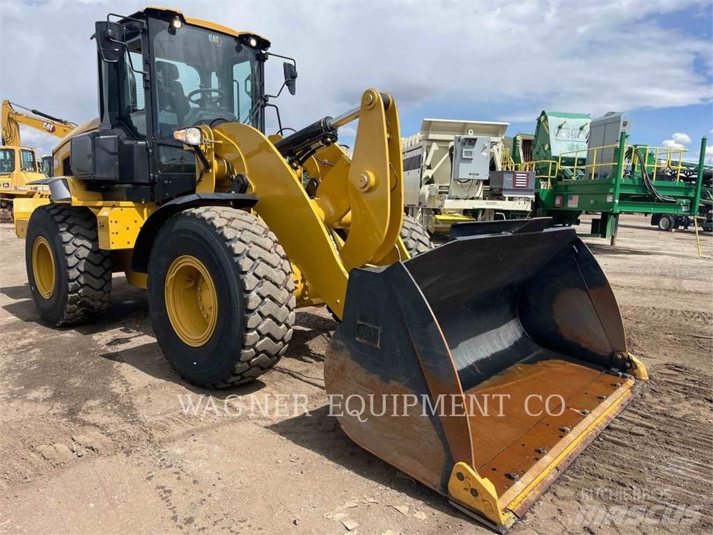 CAT 938 Kolesni nakladalci
