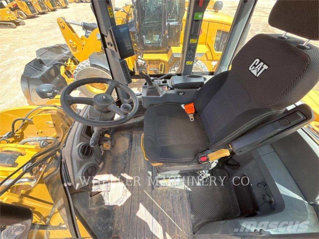 CAT 938 QC Kolesni nakladalci