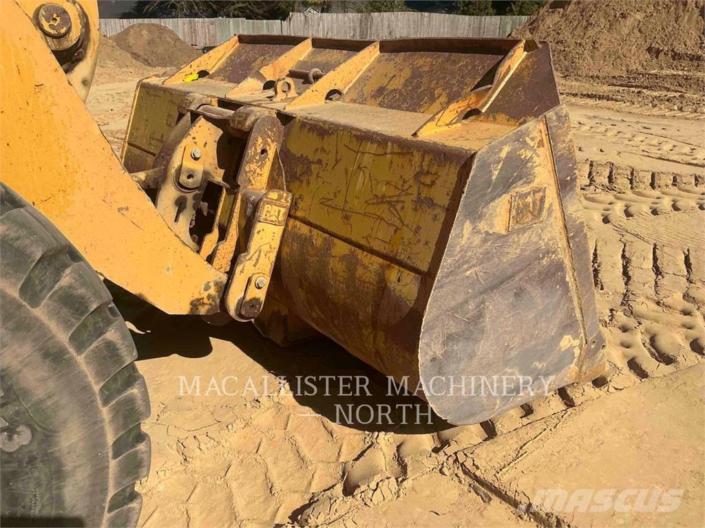 CAT 938H Kolesni nakladalci