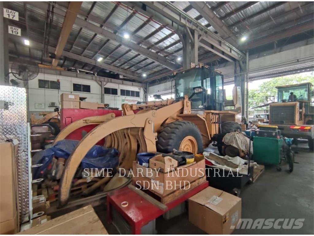 CAT 938H Kolesni nakladalci