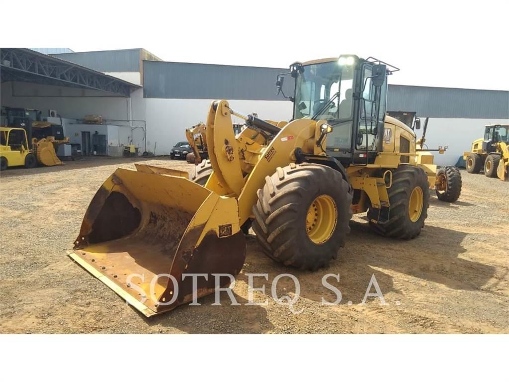 CAT 938K Kolesni nakladalci