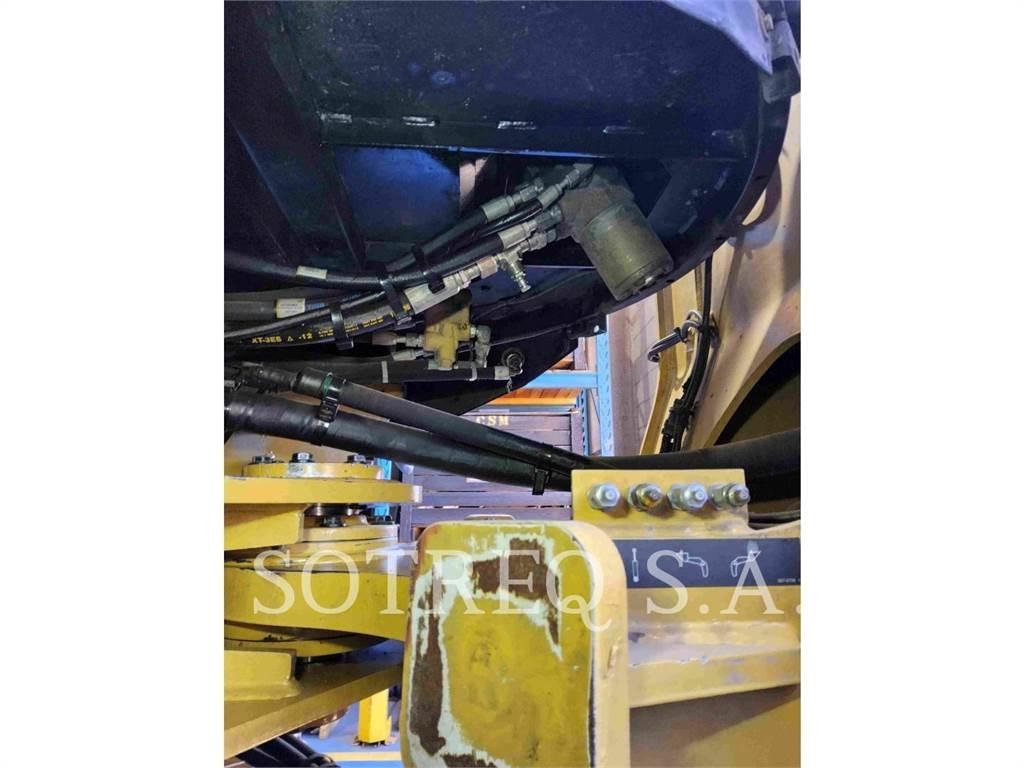 CAT 938K Kolesni nakladalci
