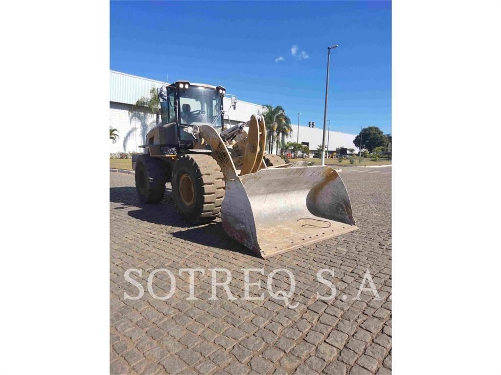 CAT 938K Kolesni nakladalci