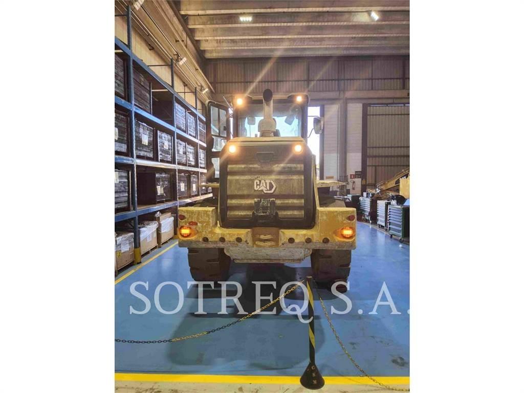 CAT 938K Kolesni nakladalci