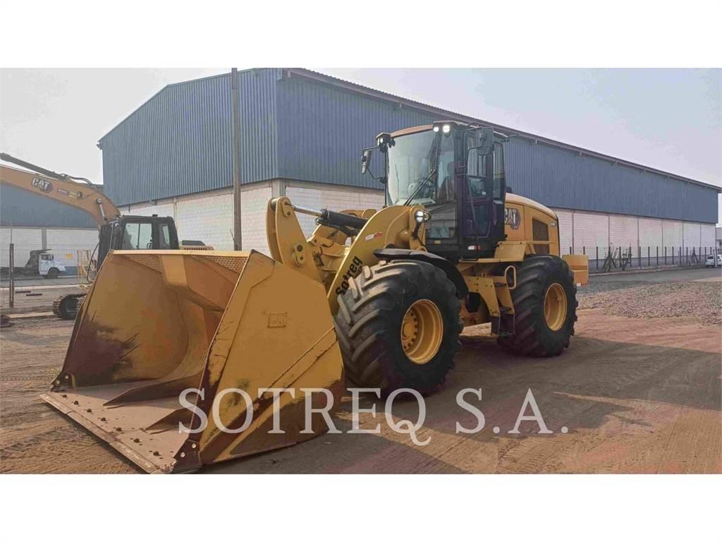 CAT 938K Kolesni nakladalci