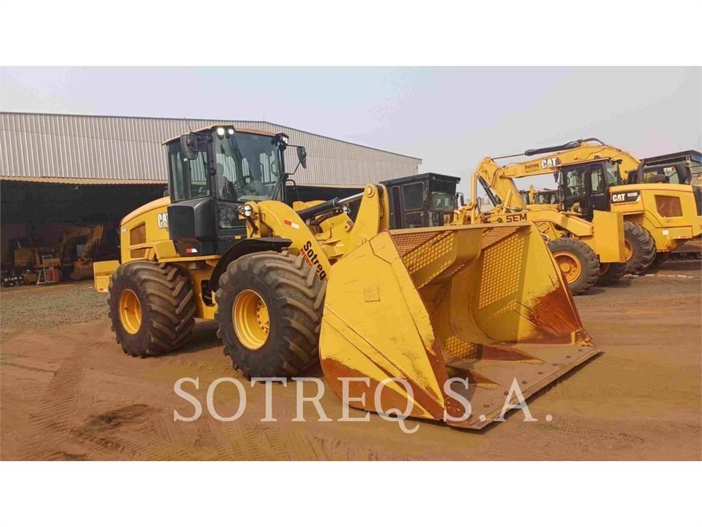 CAT 938K Kolesni nakladalci