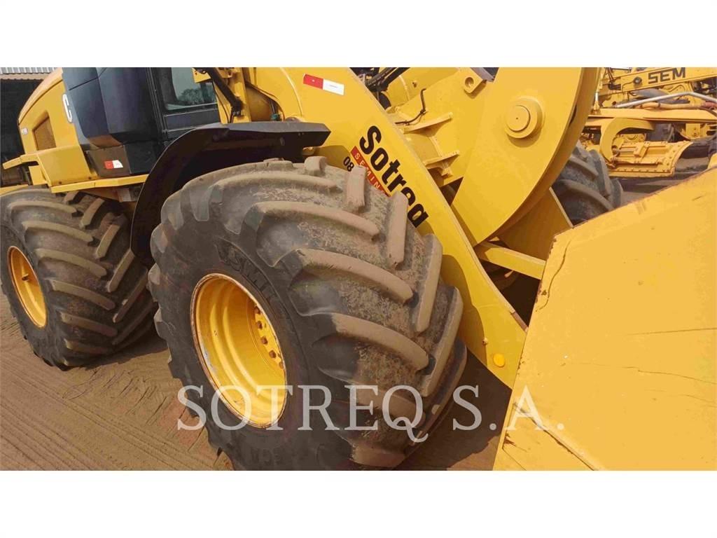 CAT 938K Kolesni nakladalci