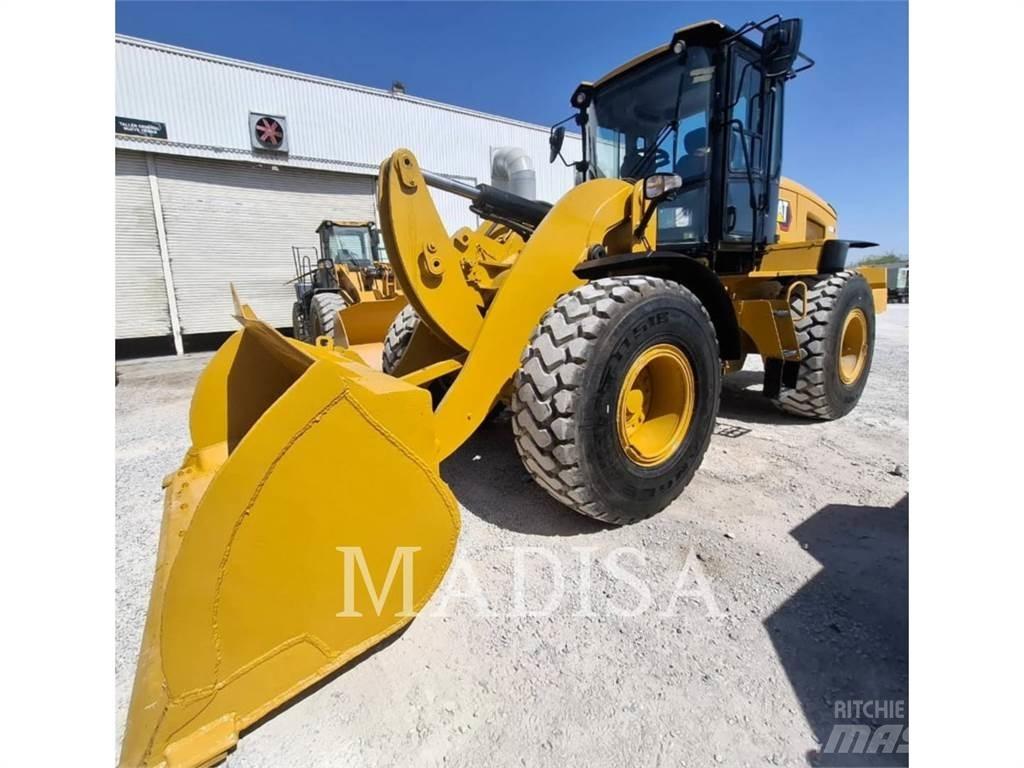 CAT 938K Kolesni nakladalci