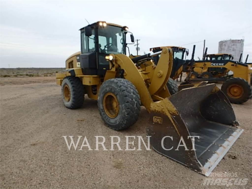 CAT 938K Kolesni nakladalci