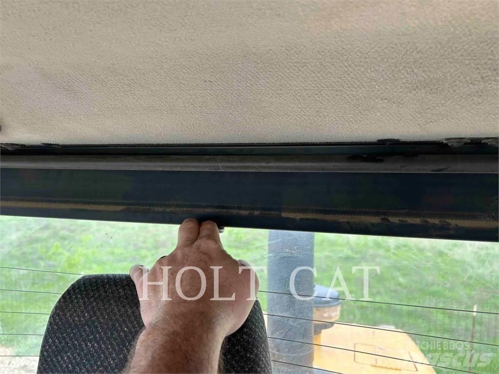 CAT 938K Kolesni nakladalci