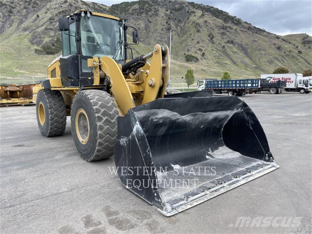 CAT 938K Kolesni nakladalci