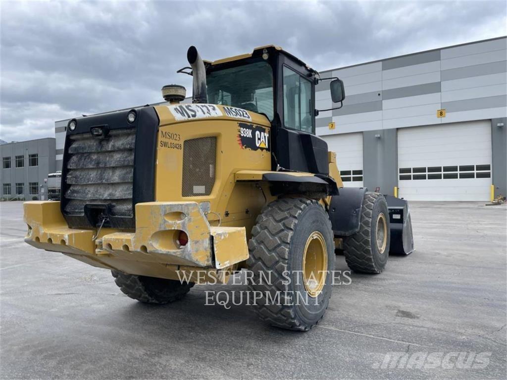 CAT 938K Kolesni nakladalci