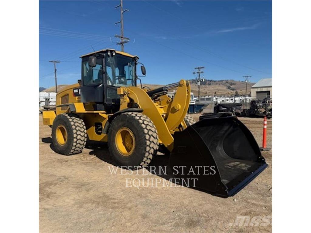 CAT 938K Kolesni nakladalci