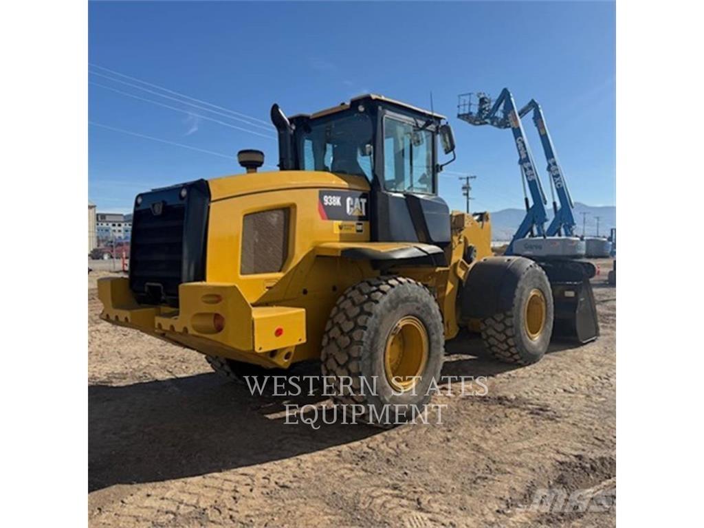 CAT 938K Kolesni nakladalci