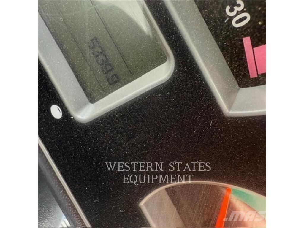 CAT 938K Kolesni nakladalci