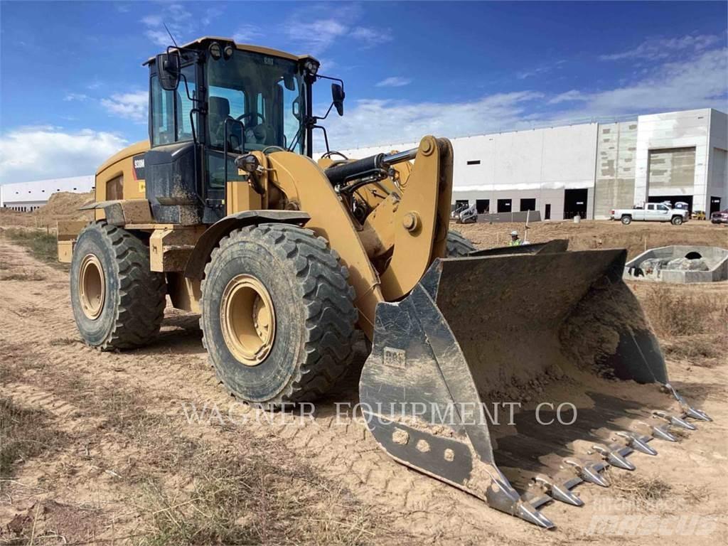 CAT 938M Kolesni nakladalci