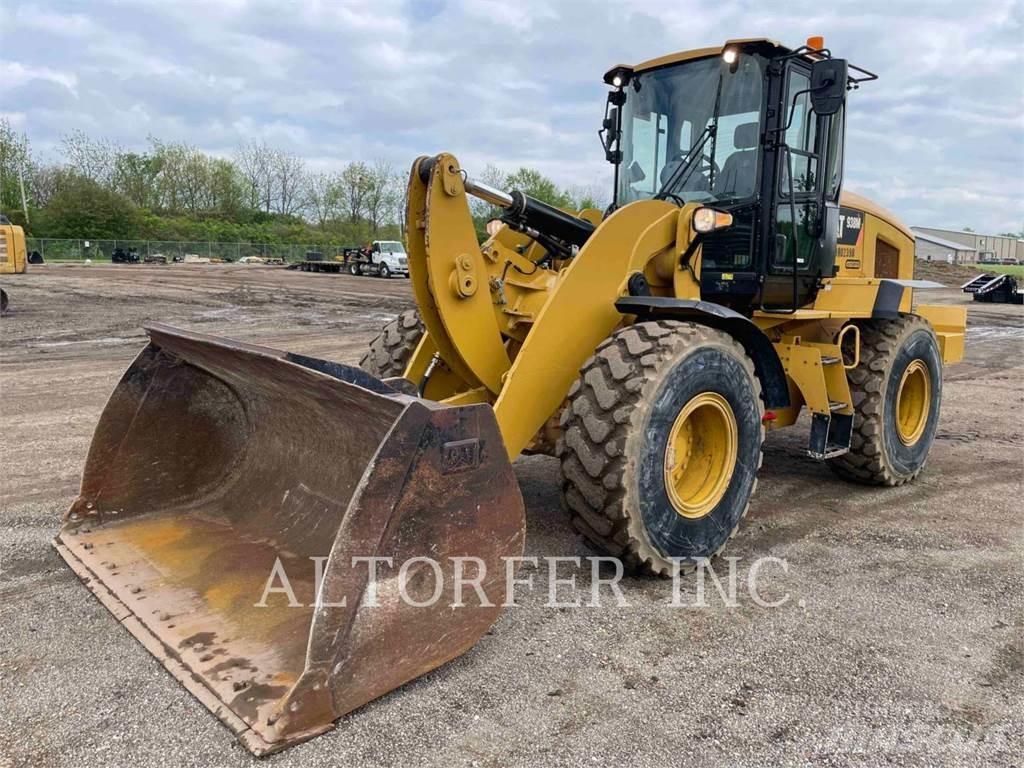 CAT 938M Kolesni nakladalci