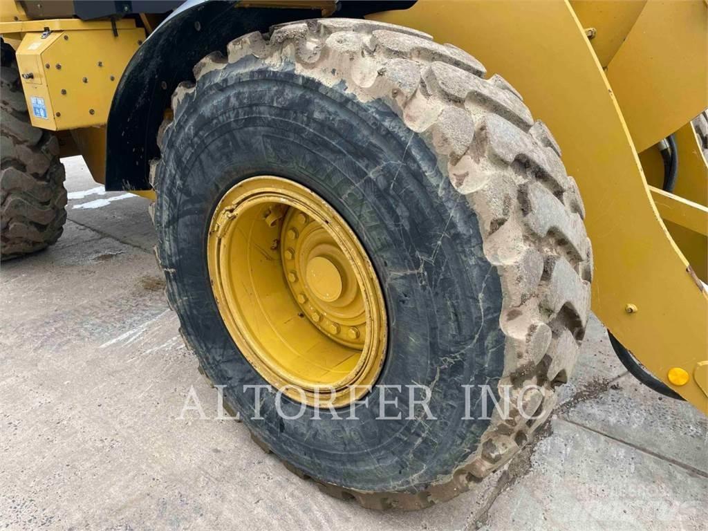 CAT 938M Kolesni nakladalci