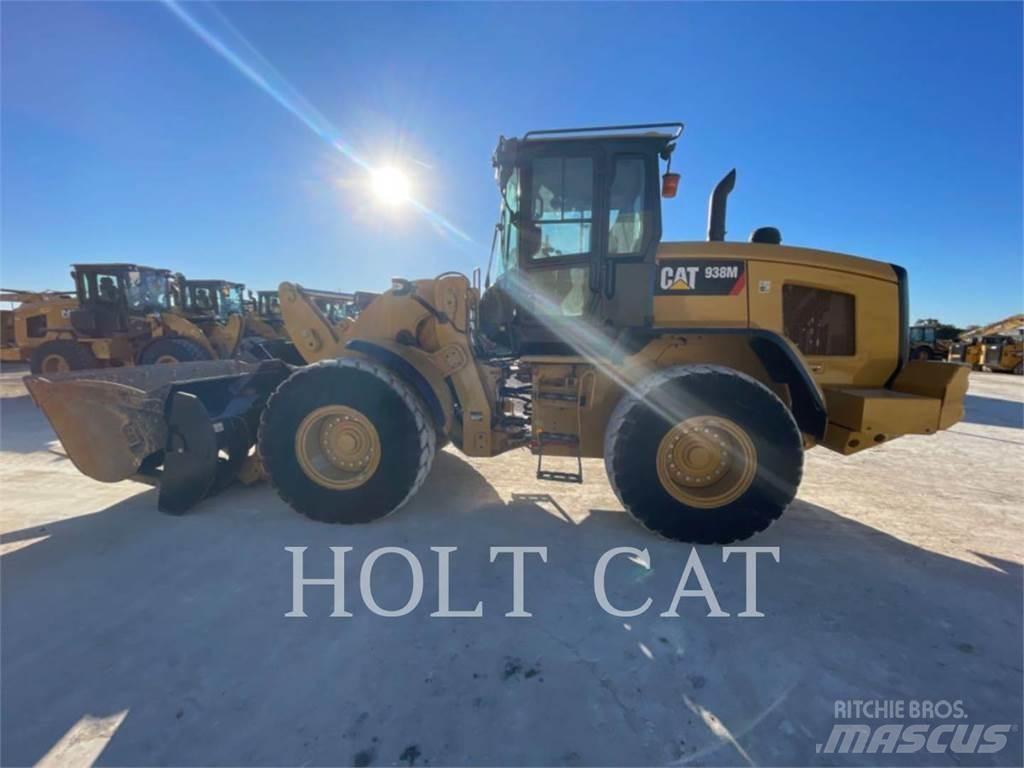 CAT 938M Kolesni nakladalci